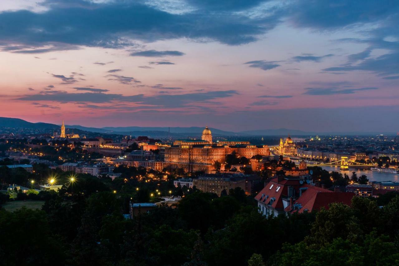 Apartment On Gellert Hill Downtown With Free Garage & Castle View ブダペスト エクステリア 写真